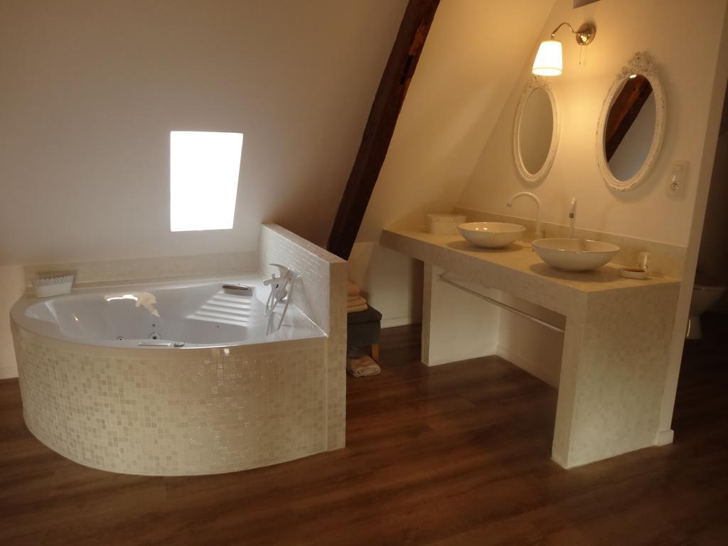 La Bromontoise Chambres D'Hotes Pontgibaud Esterno foto